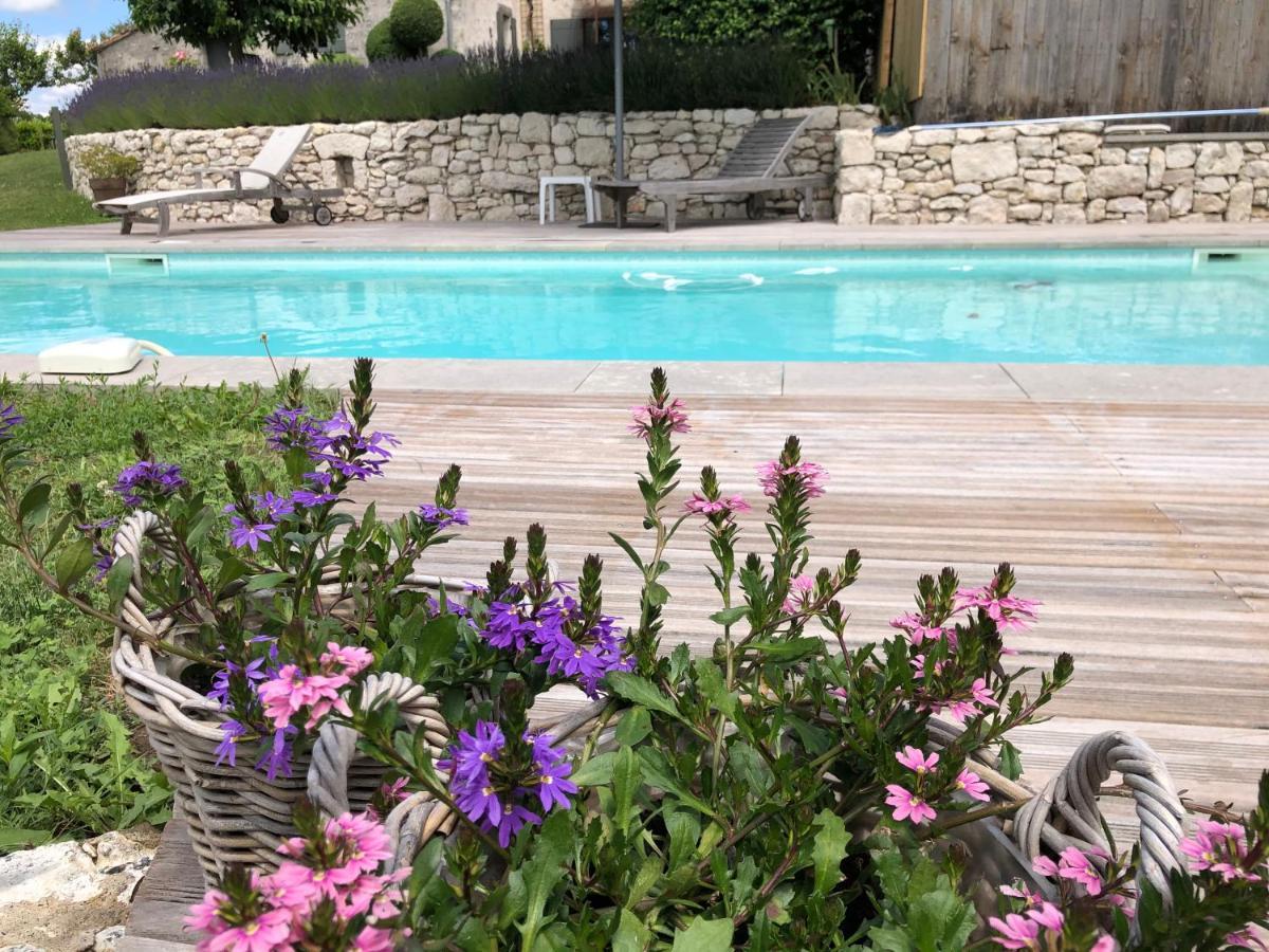 La Ferme Buissonniere Bed and Breakfast Bardou Εξωτερικό φωτογραφία