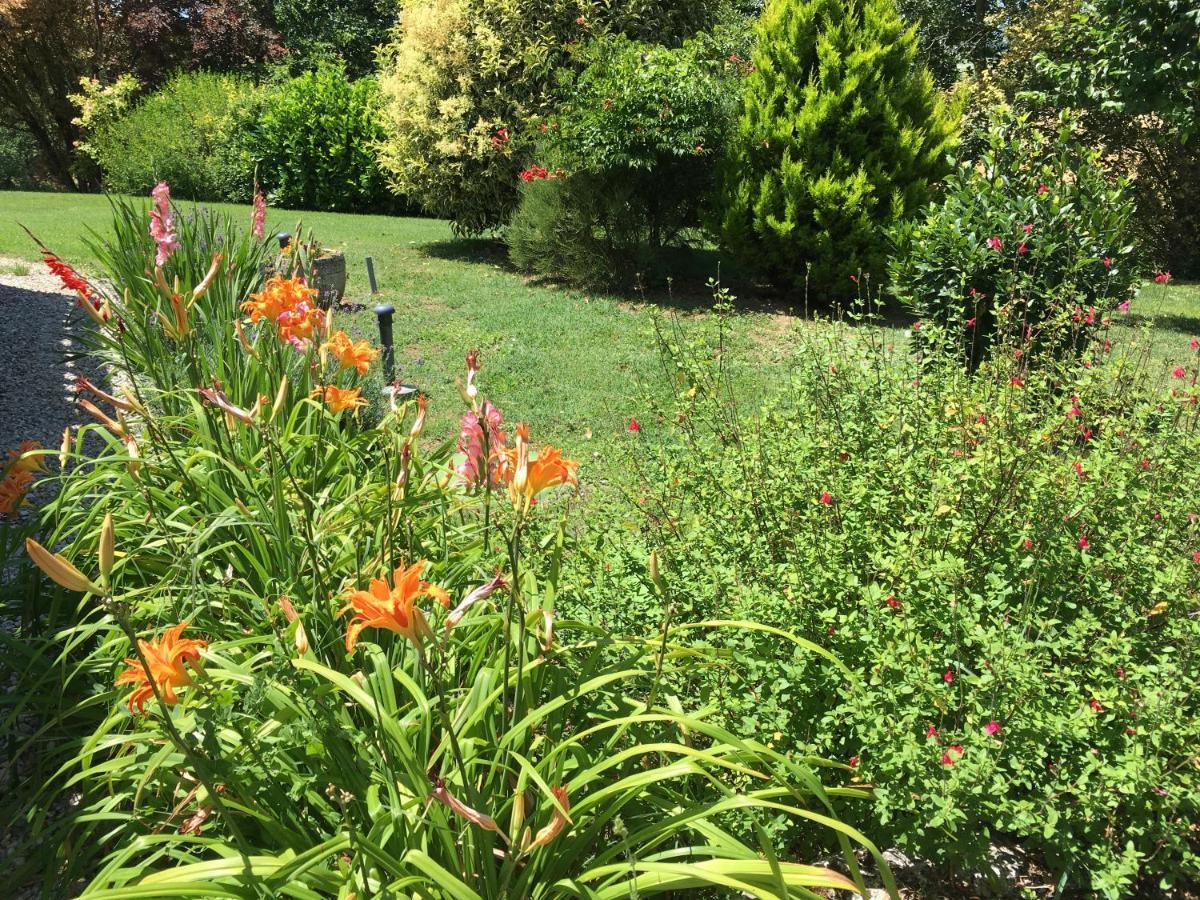 La Ferme Buissonniere Bed and Breakfast Bardou Εξωτερικό φωτογραφία